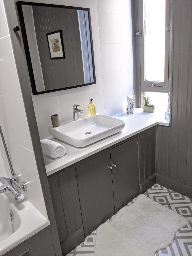 Central Hawick Spacious Stylish Flat With Log Burner エクステリア 写真