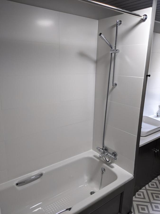 Central Hawick Spacious Stylish Flat With Log Burner エクステリア 写真