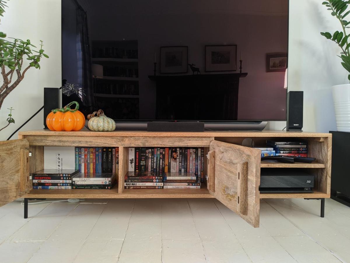 Central Hawick Spacious Stylish Flat With Log Burner エクステリア 写真