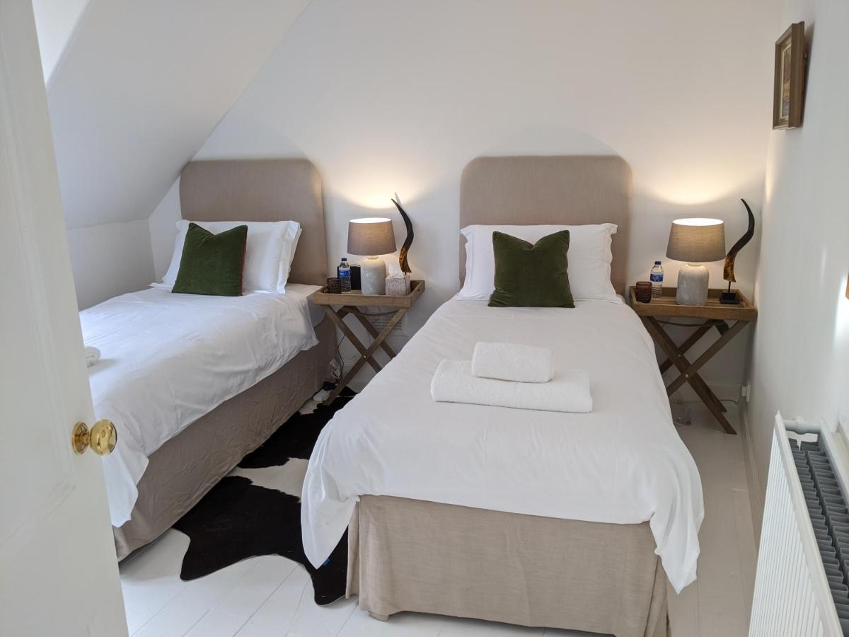 Central Hawick Spacious Stylish Flat With Log Burner エクステリア 写真