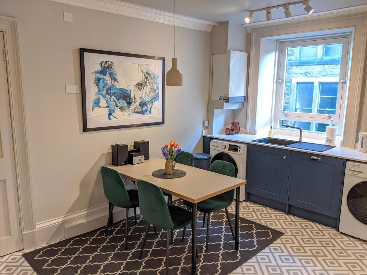 Central Hawick Spacious Stylish Flat With Log Burner エクステリア 写真